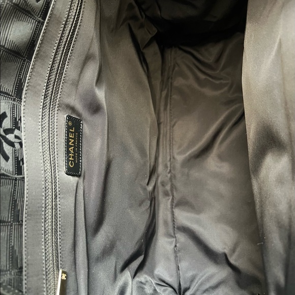 Authentic Chanel Canvas tote - Picture 3 of 6